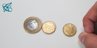 Ciensación experimento manos en la masa: Billar de monedas ( física, mecánica, choque elástico, energía cinética)